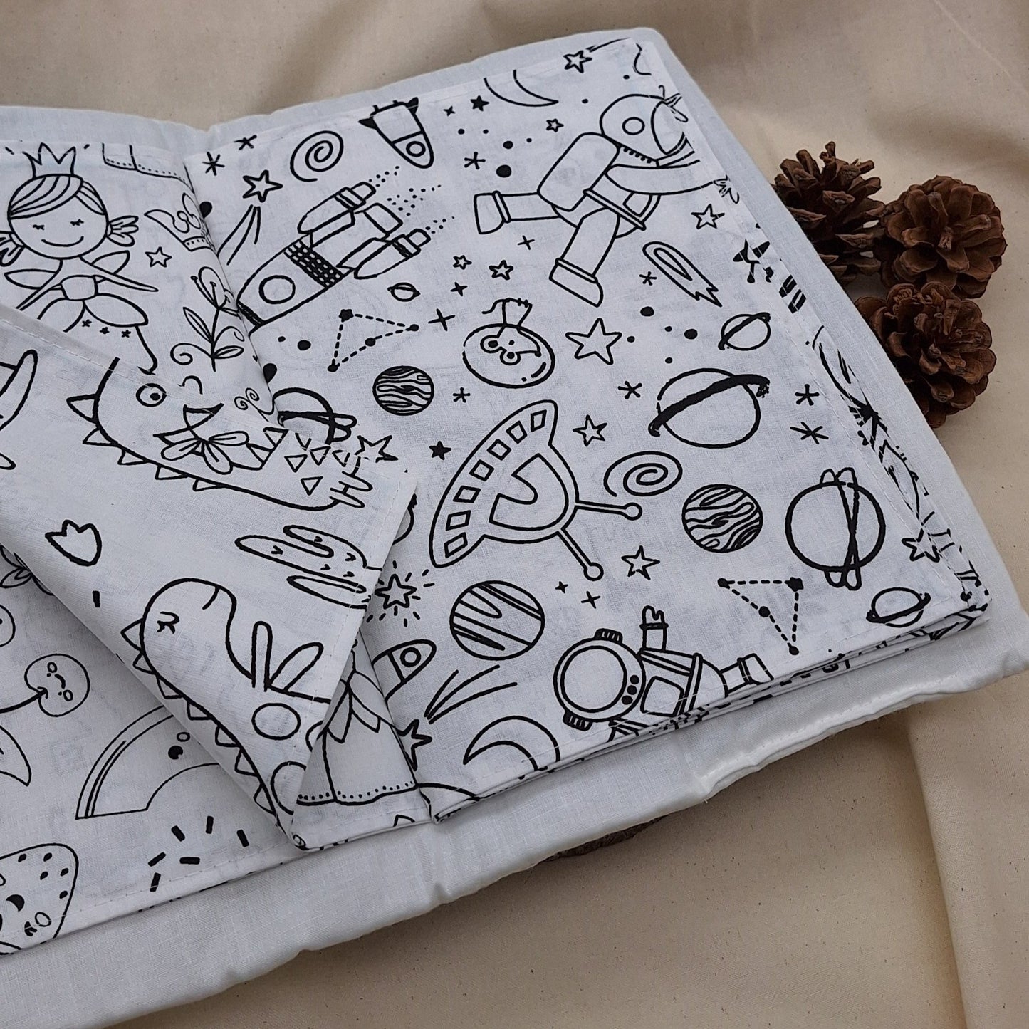 Cahier de coloriage _ Ecru à pois